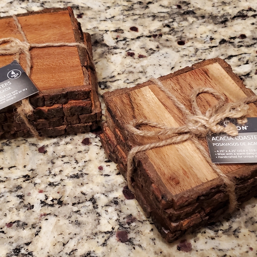 *NWT Crofton Acacia Coasters Set